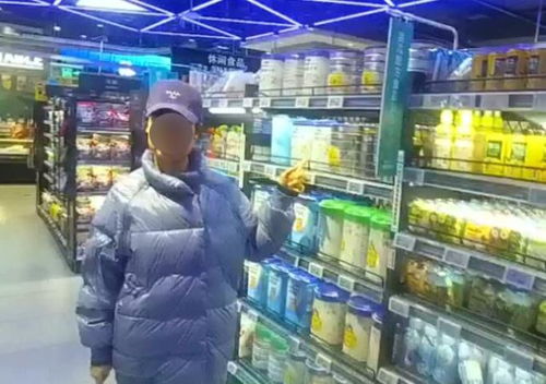無(wú)業(yè)男子帶孕妻偷奶粉日用品被抓 竟辯稱(chēng)“為生活所迫”，百貨銷(xiāo)售防盜引關(guān)注